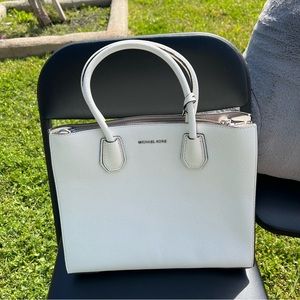 Micheal Kors MERCER LARGE PEBBLED LEATHER TOTE BAG